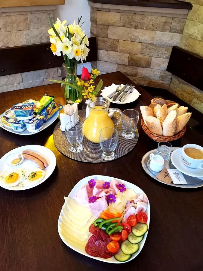 Moravská Třebová Excalibur Penzion A Restaurace מראה חיצוני תמונה