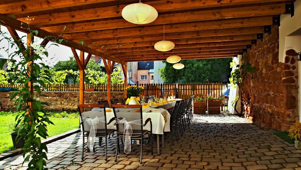 Moravská Třebová Excalibur Penzion A Restaurace מראה חיצוני תמונה