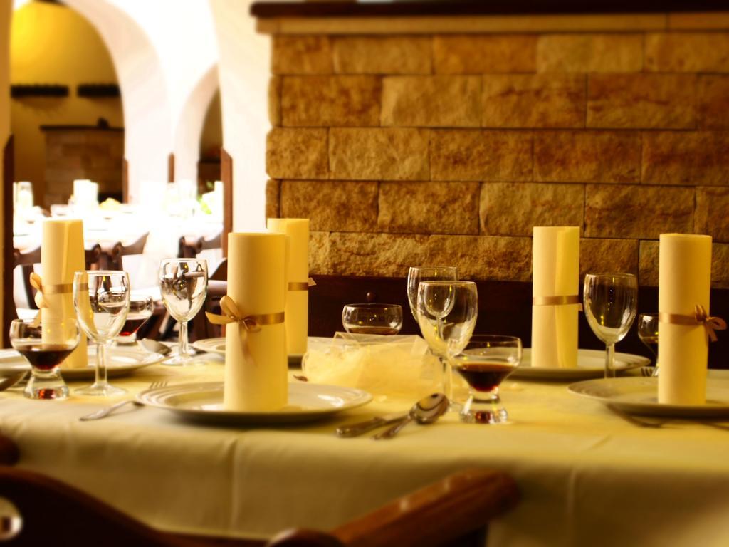 Moravská Třebová Excalibur Penzion A Restaurace מראה חיצוני תמונה