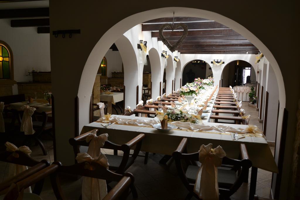 Moravská Třebová Excalibur Penzion A Restaurace מראה חיצוני תמונה