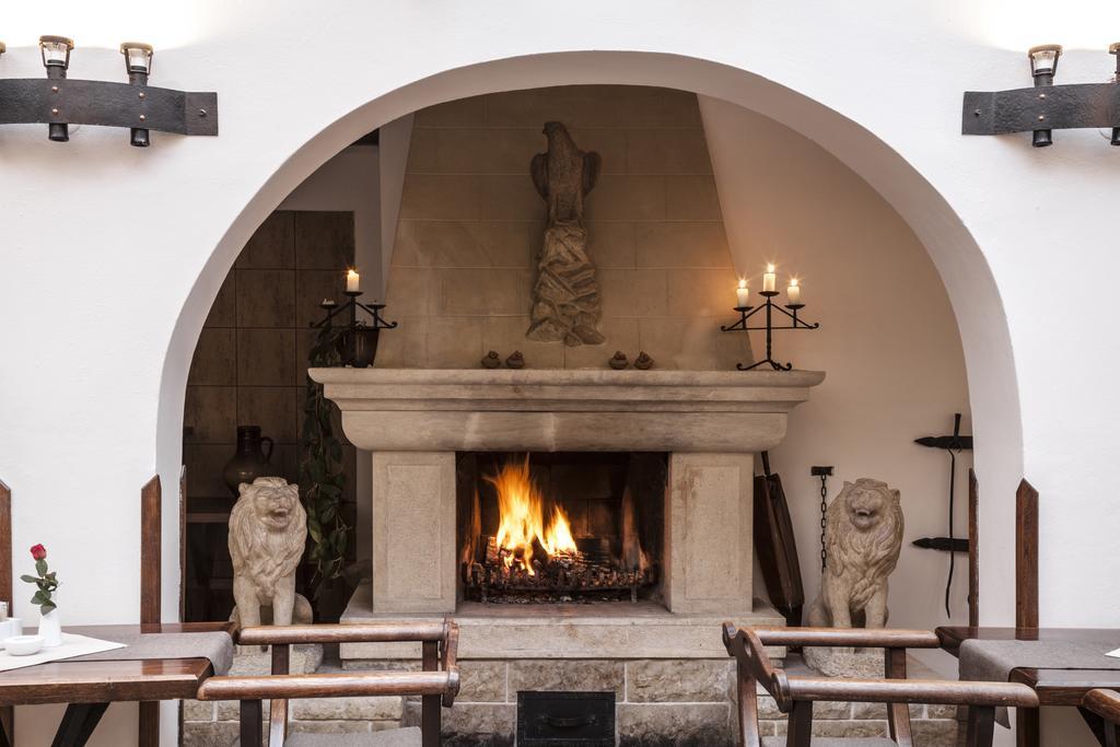 Moravská Třebová Excalibur Penzion A Restaurace מראה חיצוני תמונה