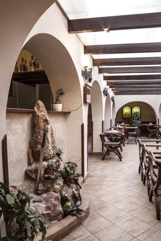 Moravská Třebová Excalibur Penzion A Restaurace מראה חיצוני תמונה