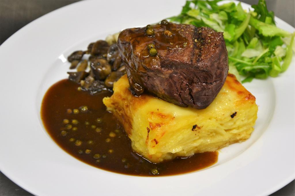 Moravská Třebová Excalibur Penzion A Restaurace מראה חיצוני תמונה